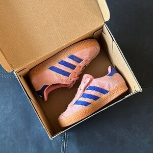 Adidas Kids Sneakers - Coral and Navy